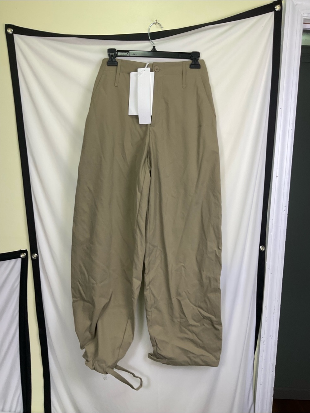 Wide-Leg Relaxed Tapered Pants - Khaki